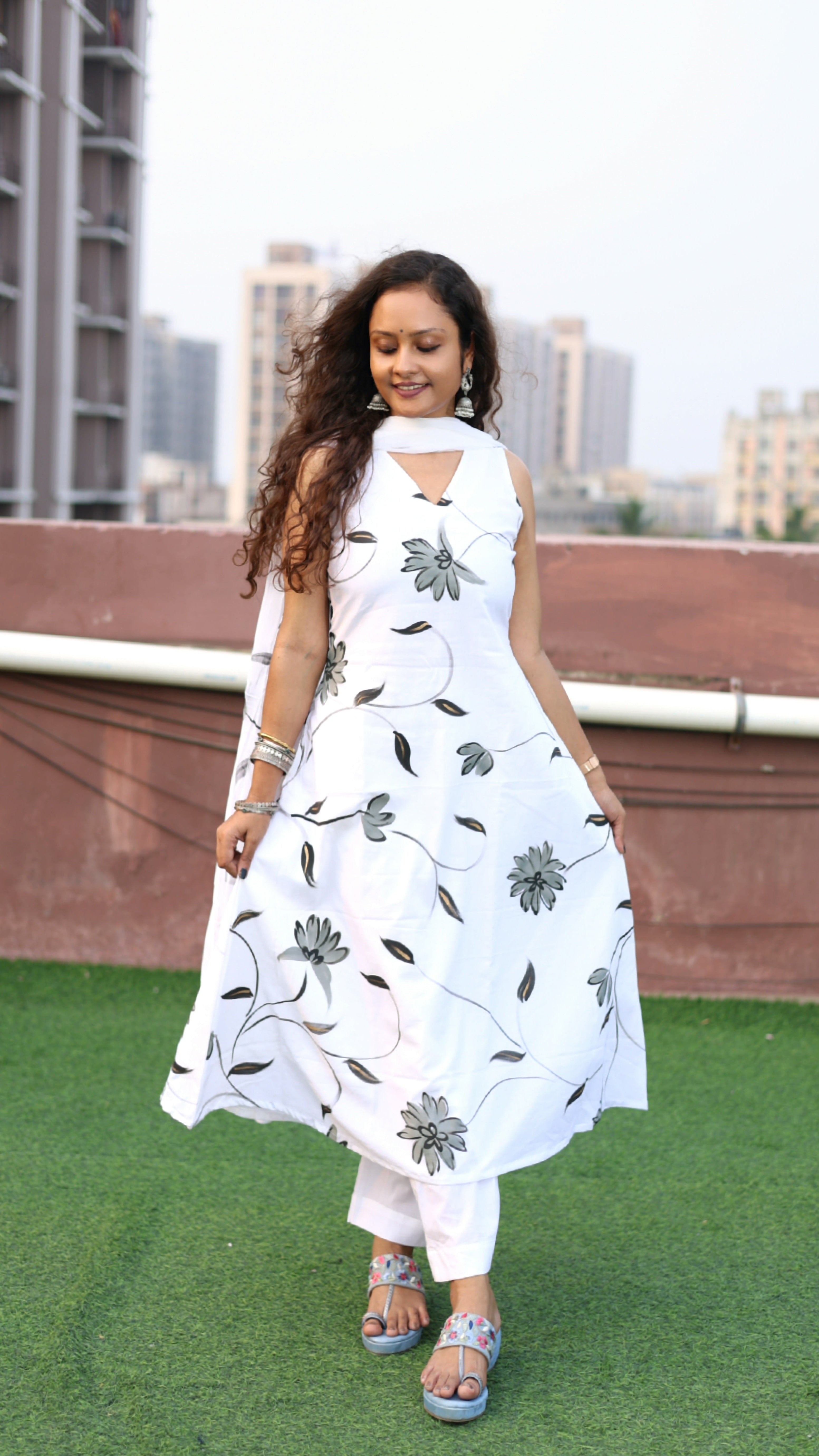 White Cotton Handpainted Suit Set with Chiffon Dupatta