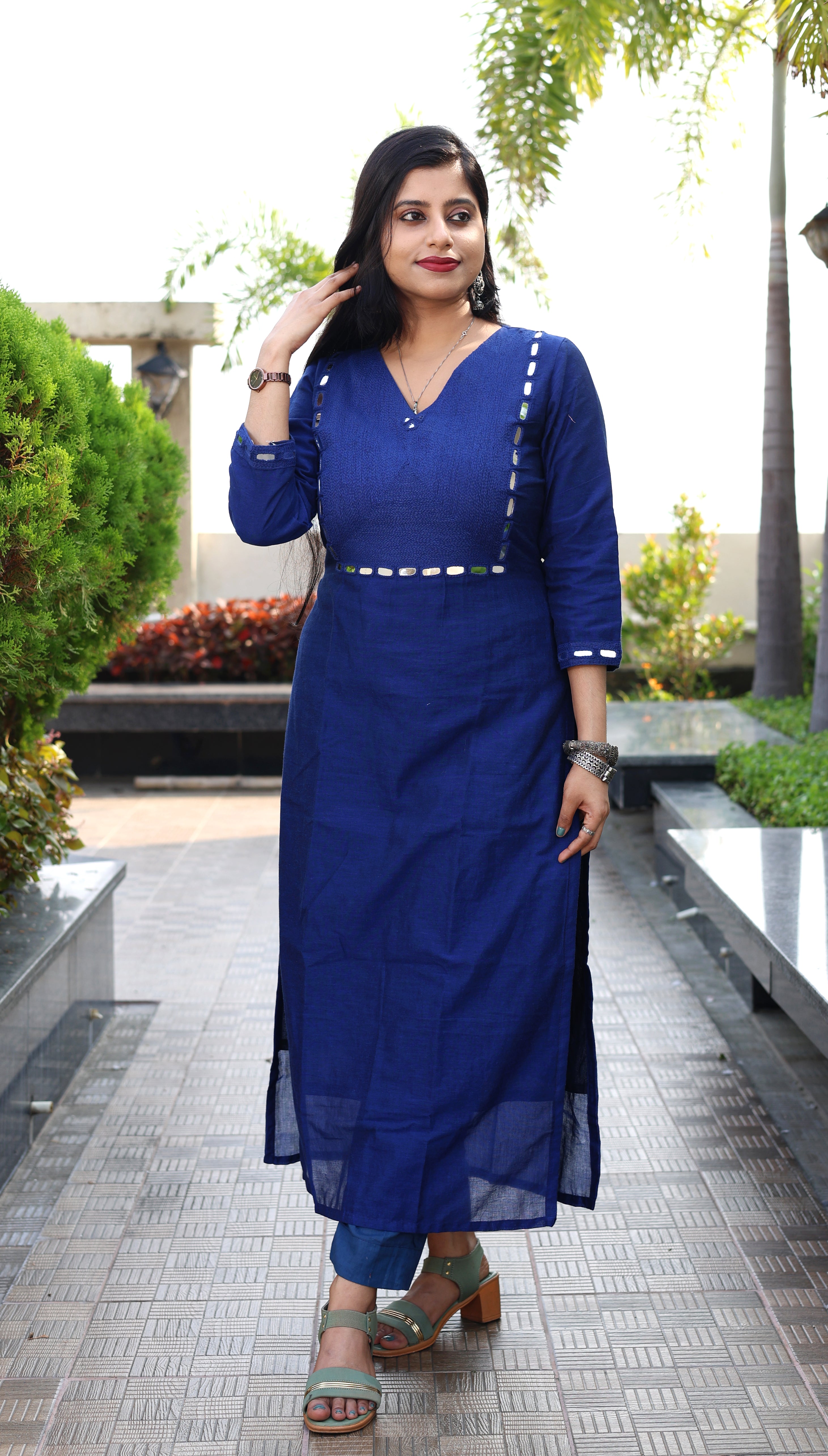Niraa Handloom Kurta - Navy Blue