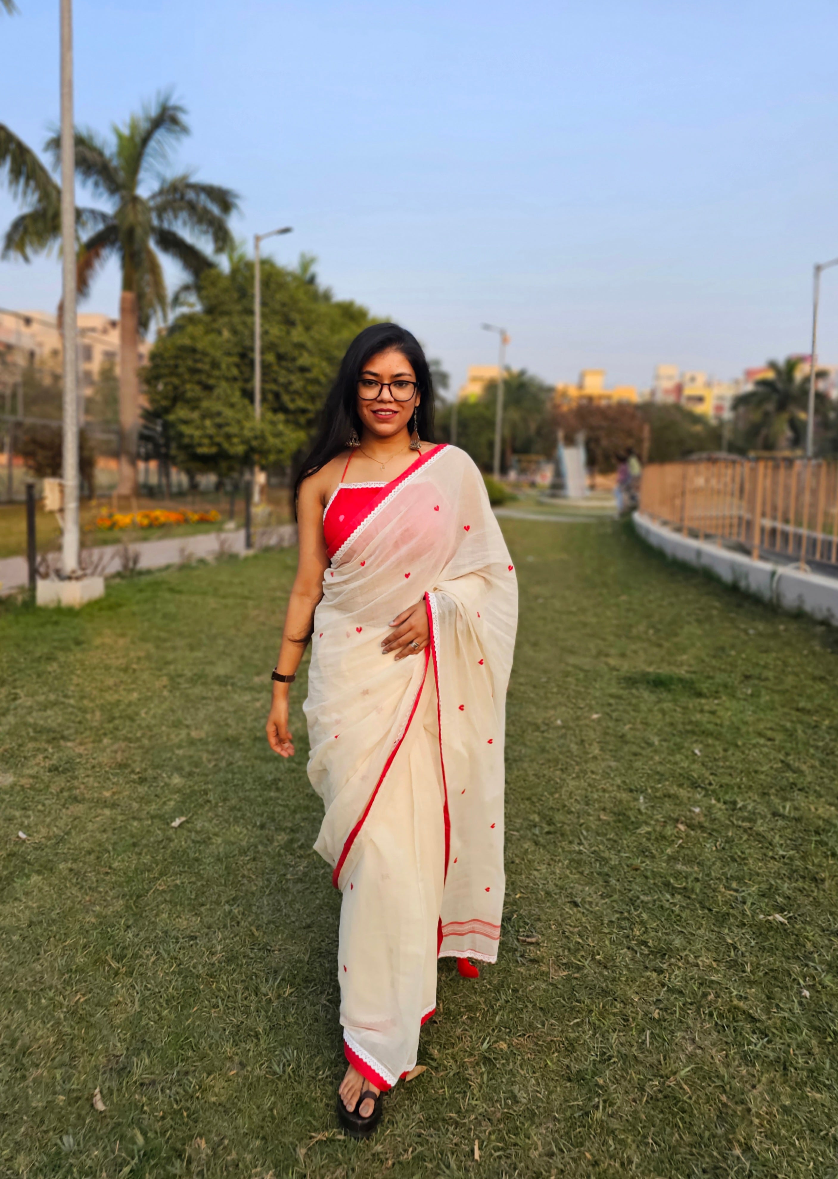 DILRUBA - White Red Handloom Saree