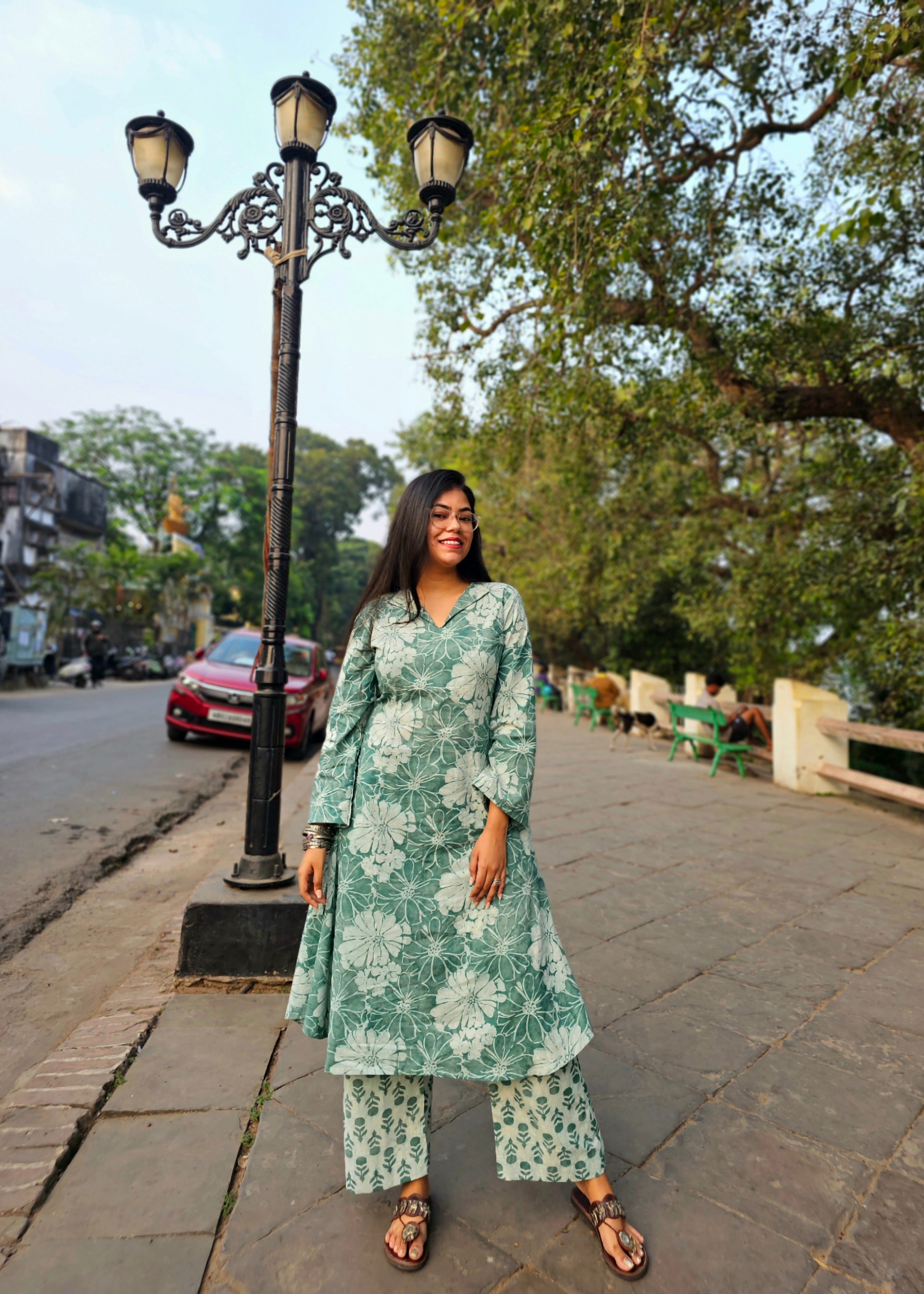 GULDASTA - Green Kurta Pant Set